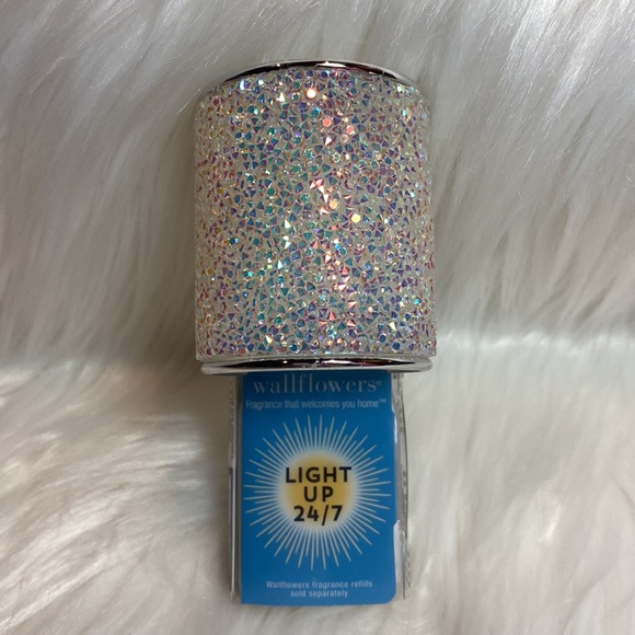 “Clear Gems Nightlight” Wallflowers Fragrance Plug, Bath & Body Works NWT-Sealed - Picture 1 of 9
